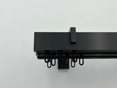 Карниз Quadrum Square line Заглушка 140 см потрійний чорний матовий (тримач 11-14-17 см)